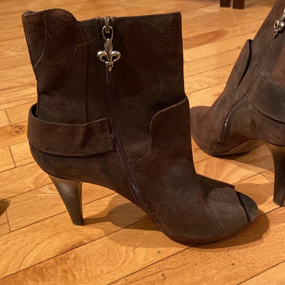 Peek toe cutie booties! - Picture 6 of 11